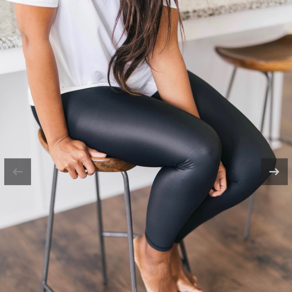 Zyia metallics black size 6/8